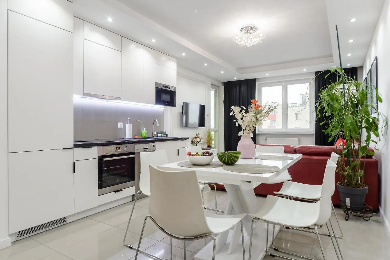 Family Apartment With A Terrace On Aleje Jerozolimskie Warsaw